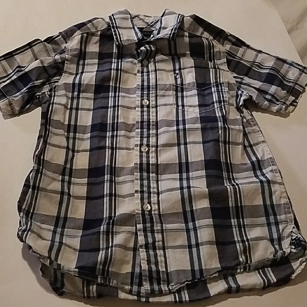 Tommy Hilfiger button up shirt, boys small 6-7